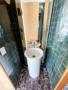 Contemporary bathroom renovation